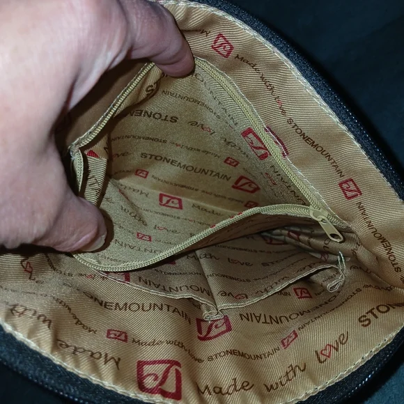 NWOT, Stone mountain, black and white hobo purse. - Picture 5 of 7